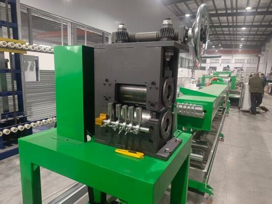 Embossing Seragam, Kualitas Konsisten – Sistem Kontrol Sinkronisasi Stabil