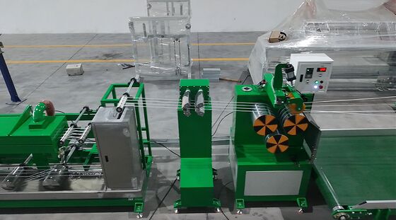 Peregangan dan pengaturan panas multi-tahap untuk kekuatan produk yang ditingkatkan